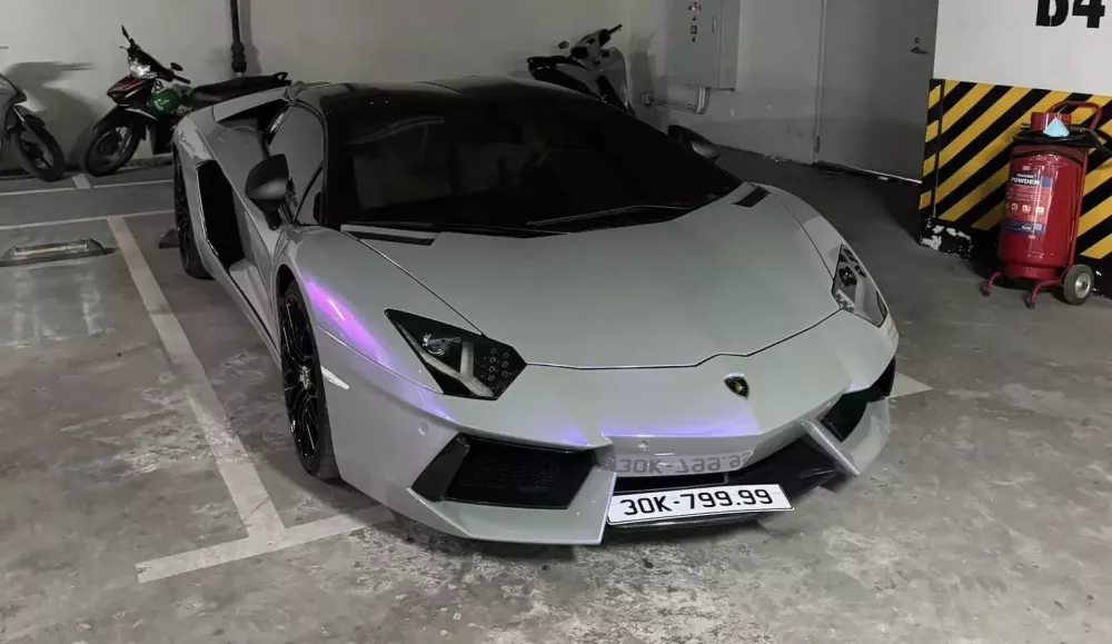 Siêu xe Lamborghini Aventador mui trần được tăng giá thêm 5 tỷ đồng vì mới định danh biển 30K-799.99- Ảnh 1.