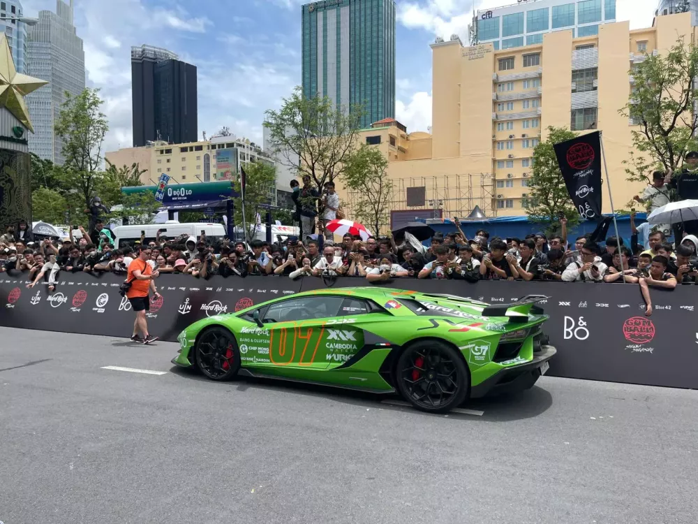 Những chiếc siêu xe của nước bạn Campuchia tham dự Gumball 3000 2024- Ảnh 5.