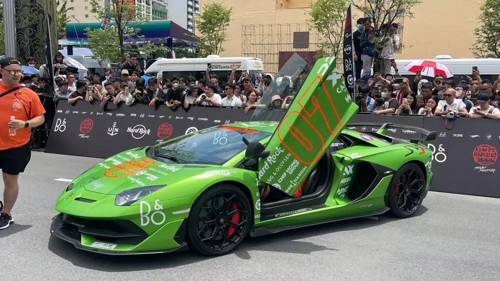 Những chiếc siêu xe của nước bạn Campuchia tham dự Gumball 3000 2024- Ảnh 4.