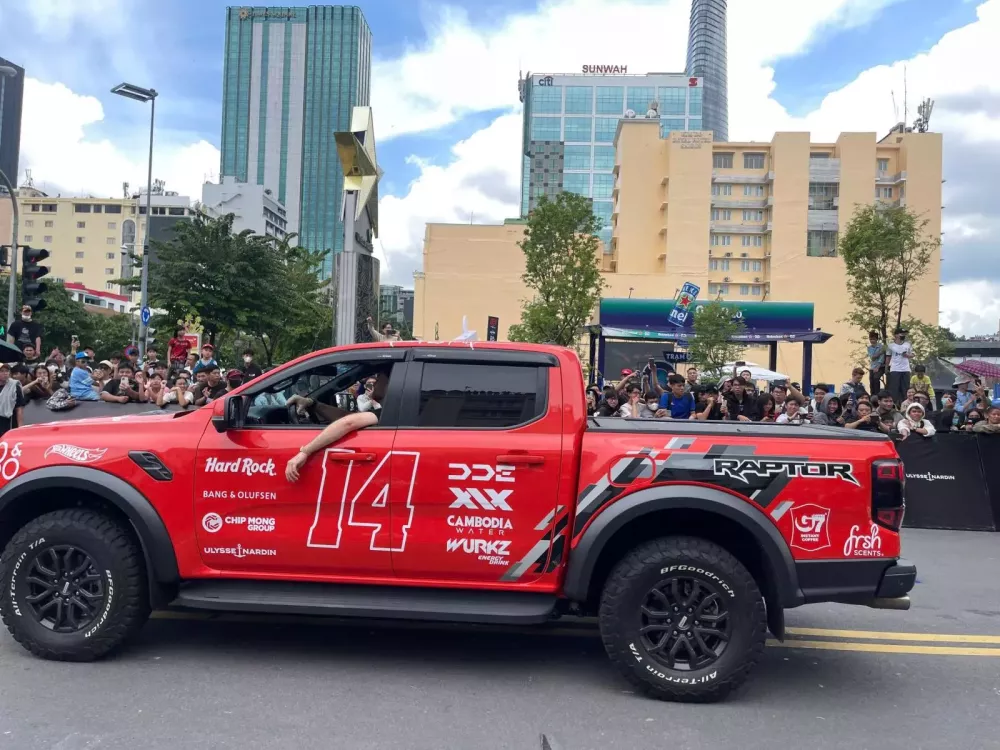 Những chiếc siêu xe của nước bạn Campuchia tham dự Gumball 3000 2024- Ảnh 6.