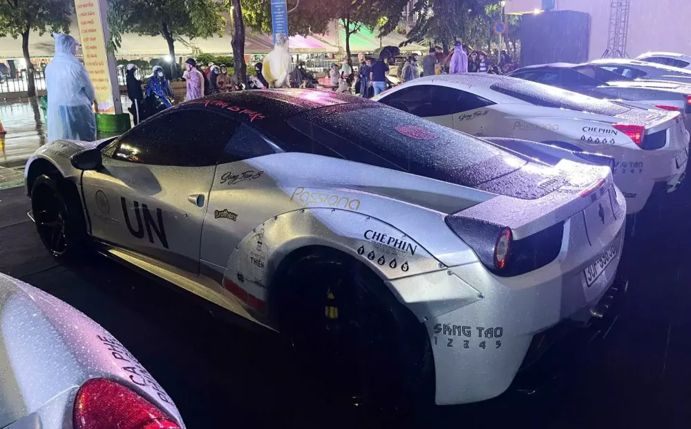 Cận cảnh Ferrari 458 Italia độ Liberty Walk sau nhiều năm ở ẩn trên Tây Nguyên- Ảnh 2.