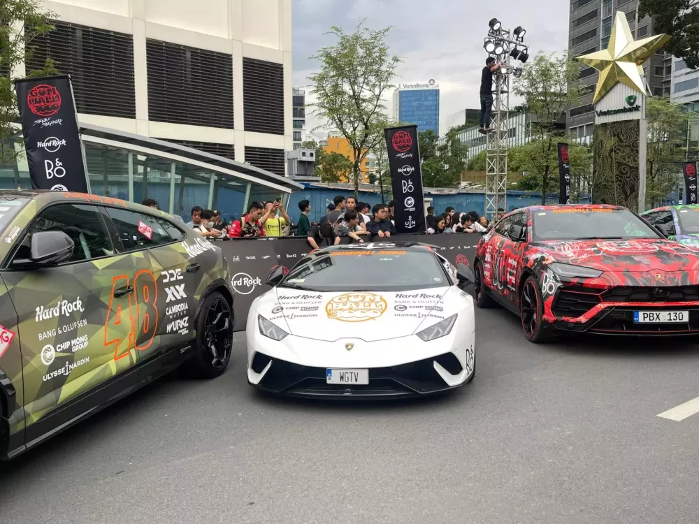 2 chiếc Lamborghini Huracan xuất hiện chớp nhoáng ở Việt Nam dòng xe từng tái xuất mấy năm trước- Ảnh 1.