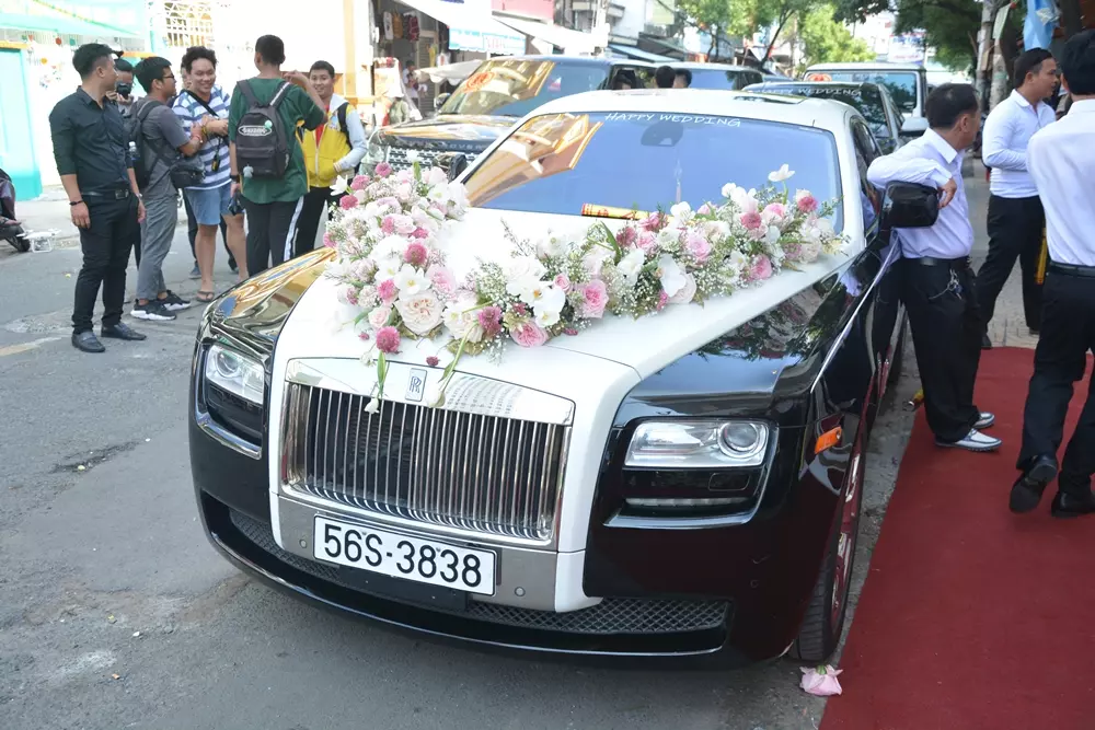Bộ đ&ocirc;i xe Rolls-Royce c&oacute; biển số cặp 38 của Minh "Nhựa": 1 biển bấm ngẫu nhi&ecirc;n, 1 biển đấu gi&aacute;- Ảnh 3.