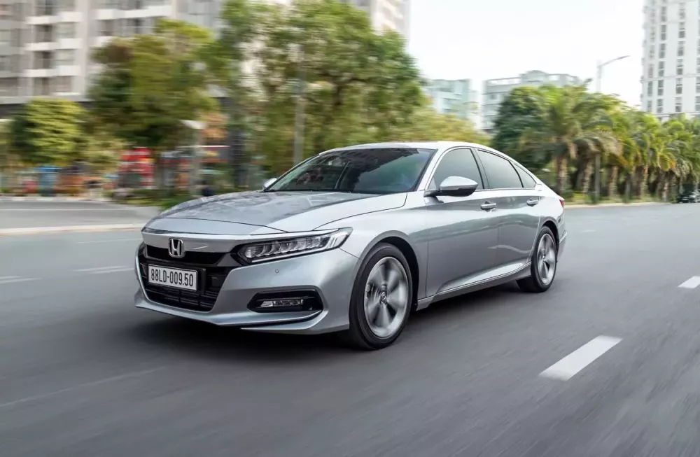 Honda Accord được hãng miệt mài giảm giá 220 triệu đồng để cứu vãn doanh số