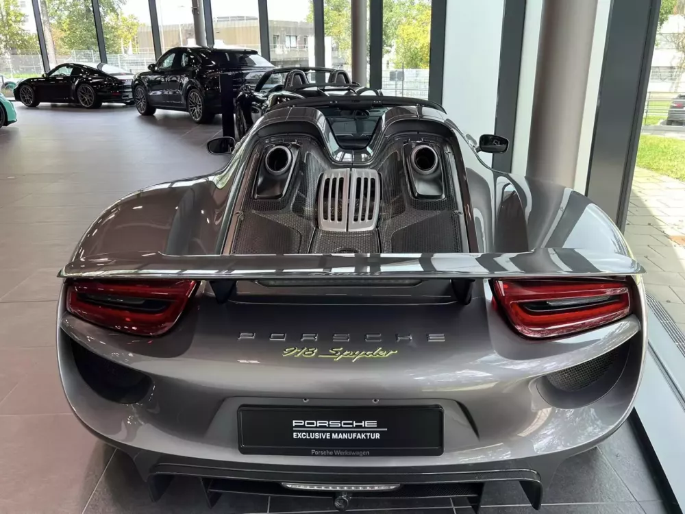 Chủ xe 911 Dakar đầu tiên về Việt Nam hỏi mua Porsche 918 Spyder mới nhất thế giới nhưng bị từ chối- Ảnh 2.