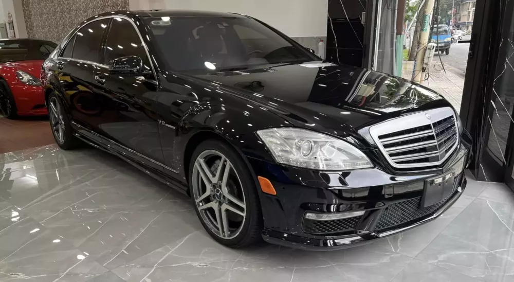 Không thể tin được tại Việt Nam còn 1 xe Mercedes-Benz S65 AMG 2010 có độ mới, tùy chọn độc đáo đến vậy- Ảnh 2.