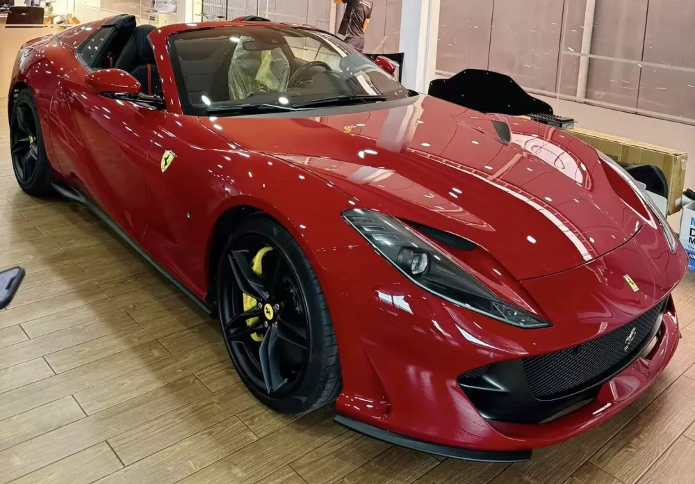 Cận cảnh Ferrari 812 GTS của người đàn ông sở hữu nhiều xe nhất Asean: 1 chiếc Ferrari V12 mui trần duy nhất Việt Nam- Ảnh 3.