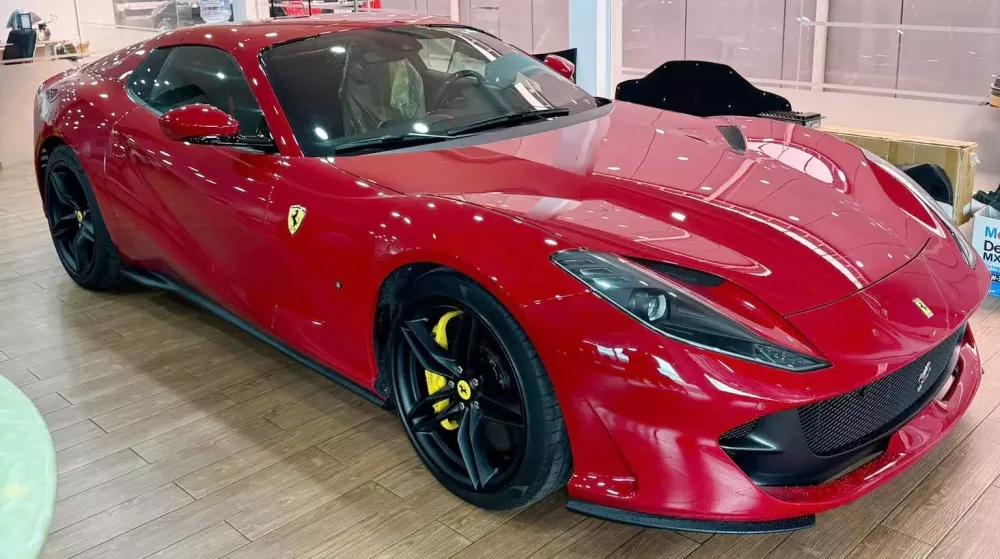 Cận cảnh Ferrari 812 GTS của người đàn ông sở hữu nhiều xe nhất Asean: 1 chiếc Ferrari V12 mui trần duy nhất Việt Nam- Ảnh 1.