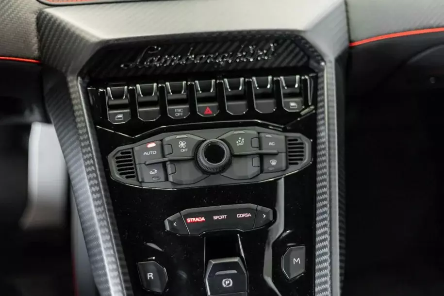 Lamborghini Veneno Coupe 2014 rớt gi&aacute; nhẹ, c&oacute; cho vay trả g&oacute;p nhưng...- Ảnh 5.
