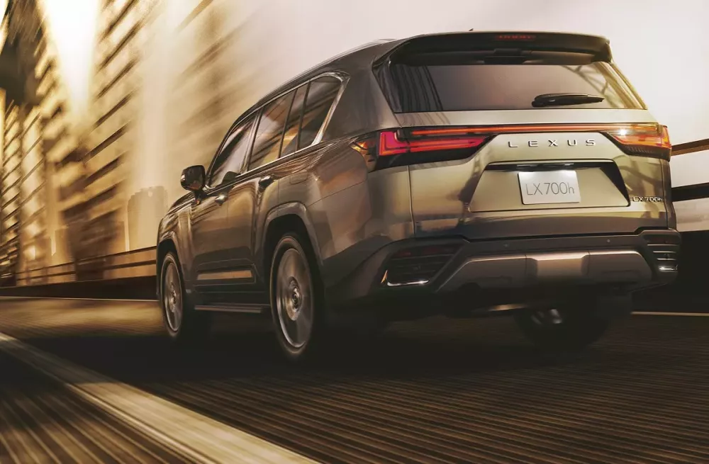 Đây là phiên bản hybrid đầu tiên của dòng Lexus LX.