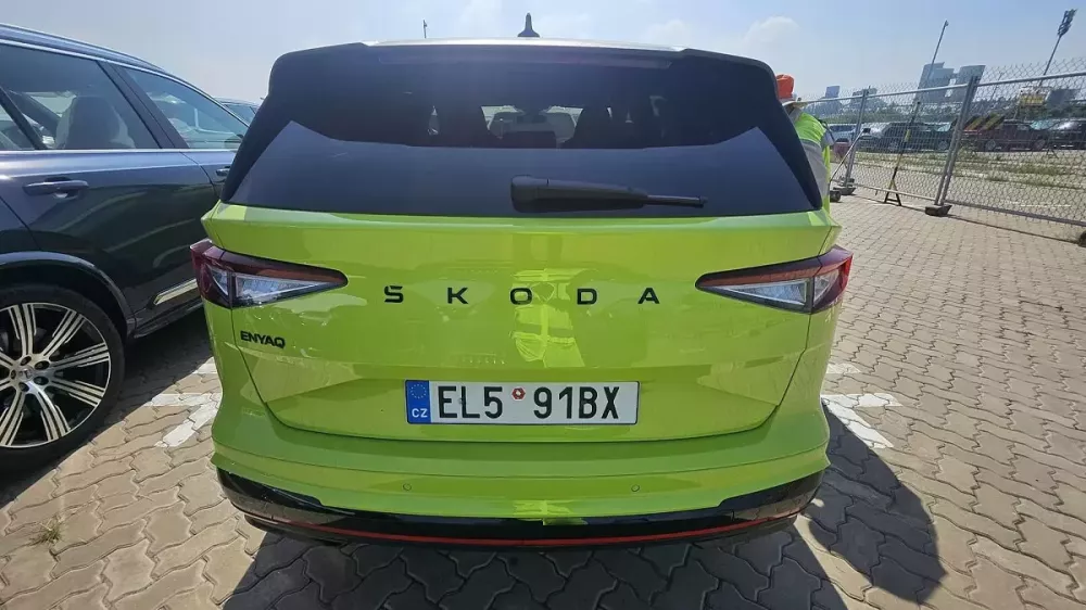 Skoda Enyaq RS iV sở hữu công suất tối đa 295 mã lực và hệ dẫn động 4 bánh toàn thời gian AWD.