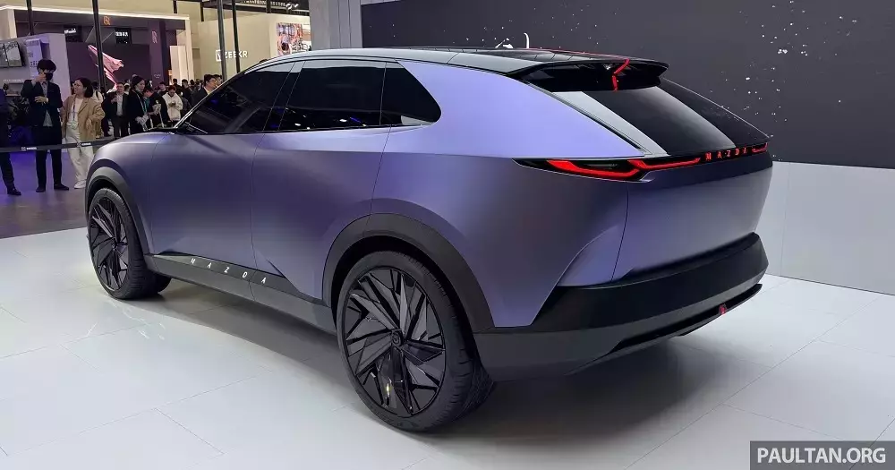 Mazda Arata Concept nhìn từ phía sau