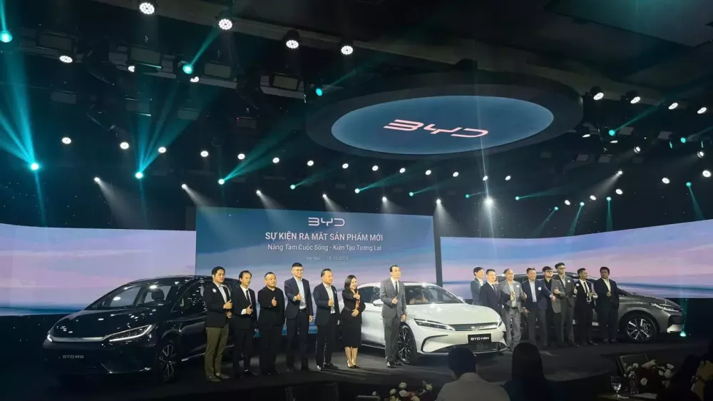 BYD M6 chính thức ra mắt Việt Nam