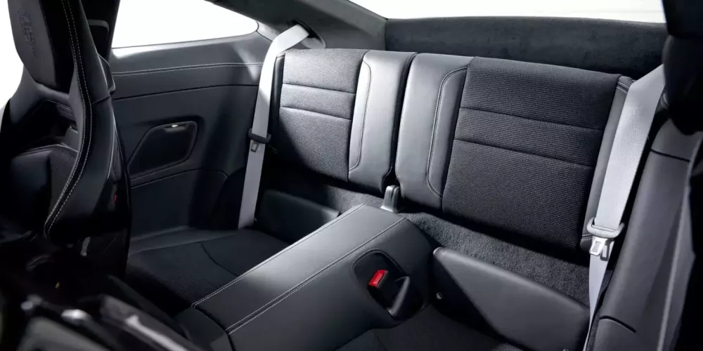 Porsche 911 GT3 992.2 dự kiến có giá bán từ 15 tỷ đồng tại Việt Nam- Ảnh 7. Porsche 911 GT3 992.2 dự kiến có giá bán từ 15 tỷ đồng tại Việt Nam- Ảnh 7.