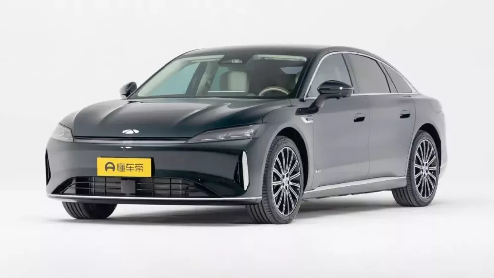 Chiếc xe thứ 15 triệu của Chery rời nhà máy, 1 mẫu xe Fulwin A9 với màu sơn tuyệt đẹp- Ảnh 1.