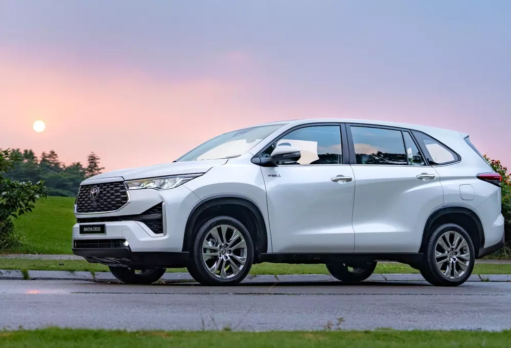 Toyota Innova Cross