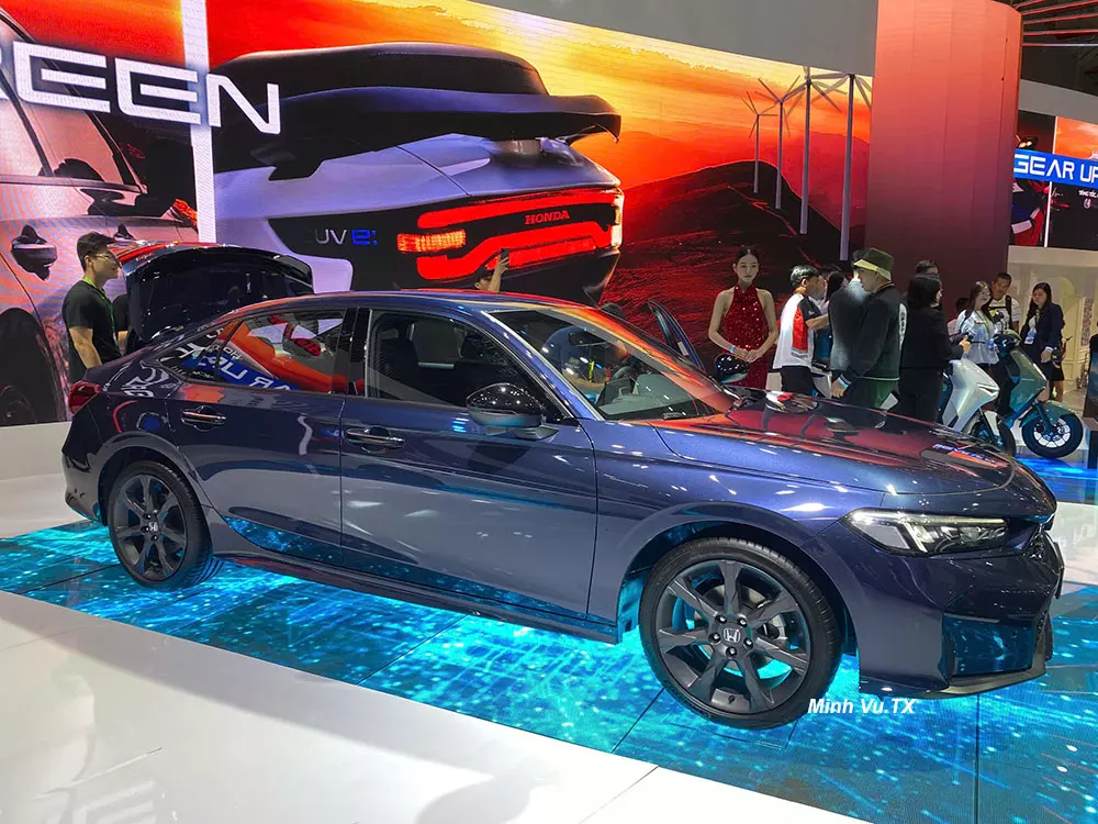 Màu xanh đậm chỉ dành cho Honda Civic 2025 bản e:HEV RS
