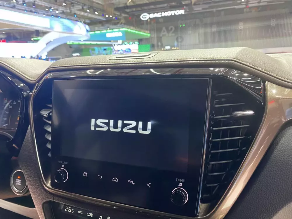 Cận cảnh Isuzu D-Max 2024 mới ra mắt: Thay đổi nhỏ liệu có đổi vận khi đấu Ford Ranger đã bất khả chiến bại- Ảnh 13.