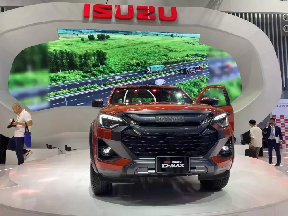 Cận cảnh Isuzu D-Max 2024 mới ra mắt: Thay đổi nhỏ liệu có đổi vận khi đấu Ford Ranger đã bất khả chiến bại- Ảnh 15.