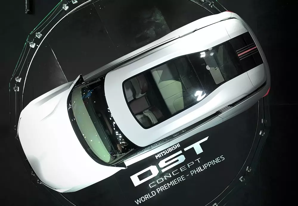 Mitsubishi DST Concept có cửa sổ trời toàn cảnh