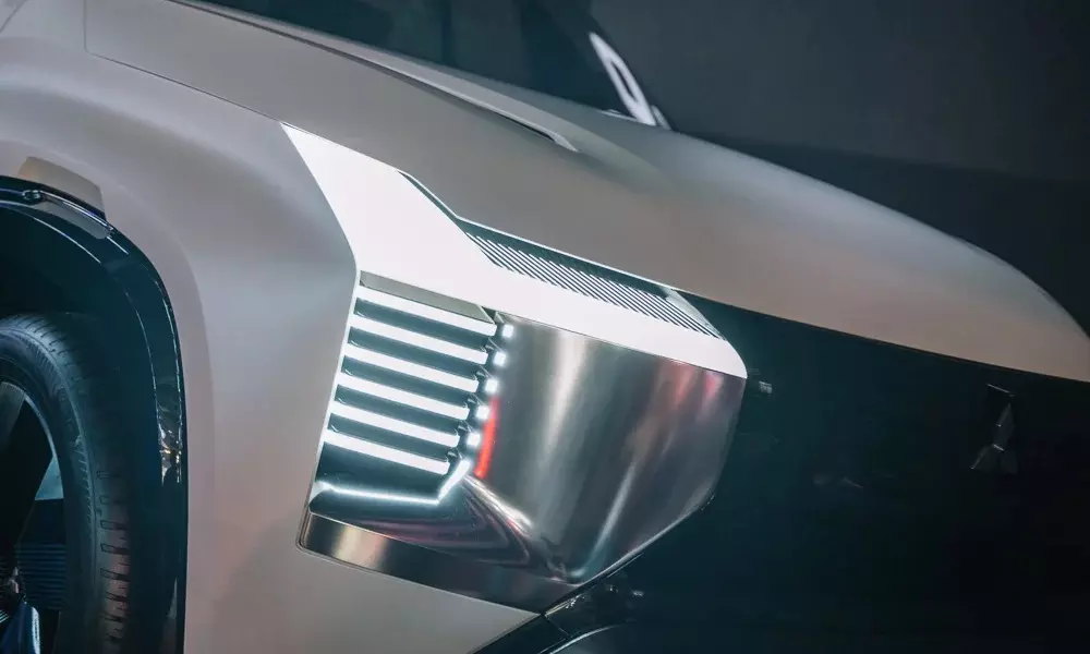 Đèn pha LED hình chữ T của Mitsubishi DST Concept