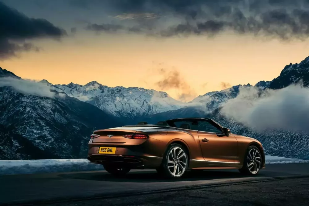 Xe coupe siêu sang Bentley Continental GT Speed hiện có thể chạy bằng nhiên liệu eFuel của Porsche- Ảnh 10.