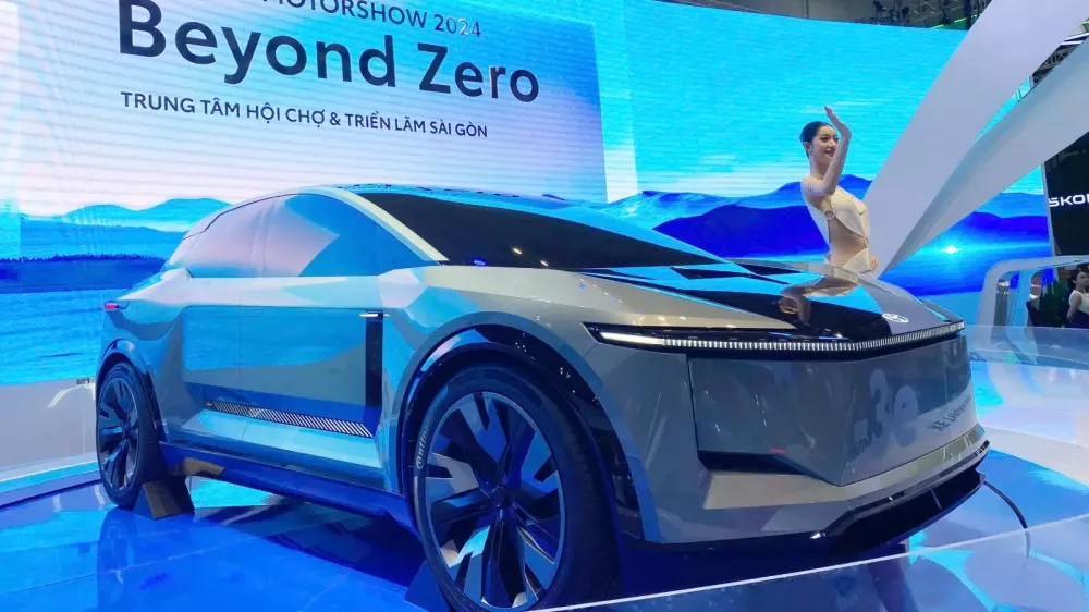 Cận cảnh xe Toyota FT-3e đang được trưng bày ở VMS 2024: Có đến 6 màn hình từ ngoài vào trong- Ảnh 4.