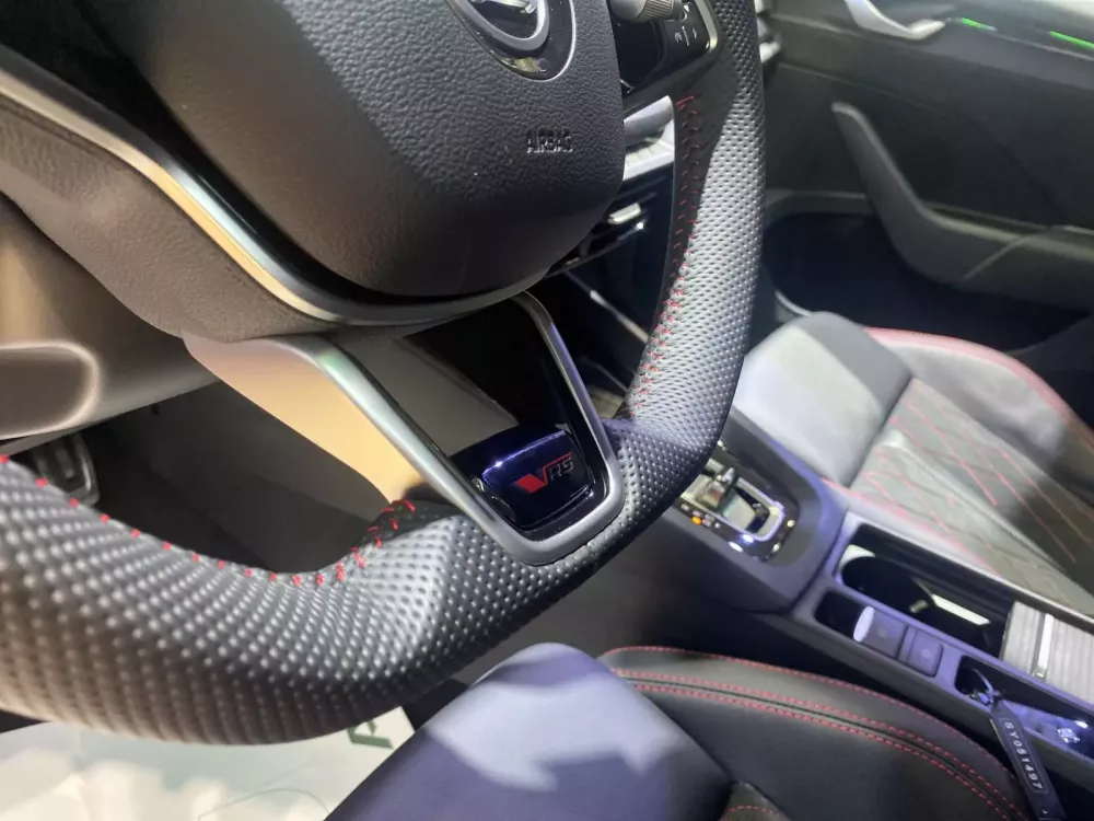 Chi tiết Skoda Octavia 2025 - đối thủ của Honda Civic, Hyundai Elantra - mới ra mắt Việt Nam- Ảnh 10.