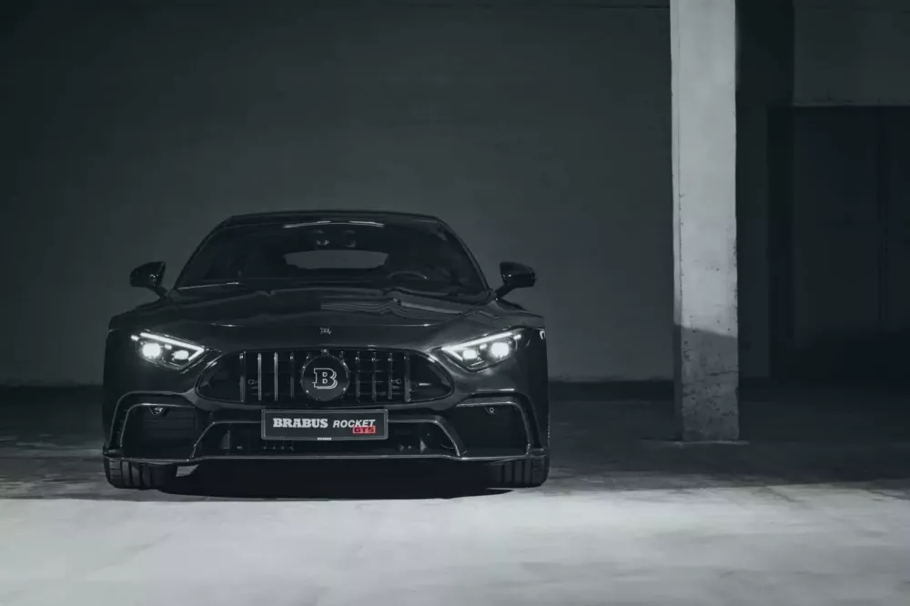 Brabus tung ra chiếc xe Mercedes-AMG SL độ công suất gần 1.000 mã lực, giá hơn 1 triệu đô la- Ảnh 1.