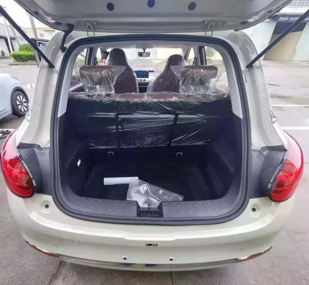 Khoang h&agrave;nh l&yacute; ph&iacute;a sau của Wuling Bingo