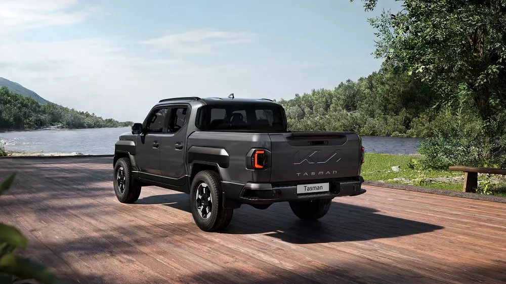 Kia Tasman 2025 sở hữu đèn hậu hình chữ C nhỏ