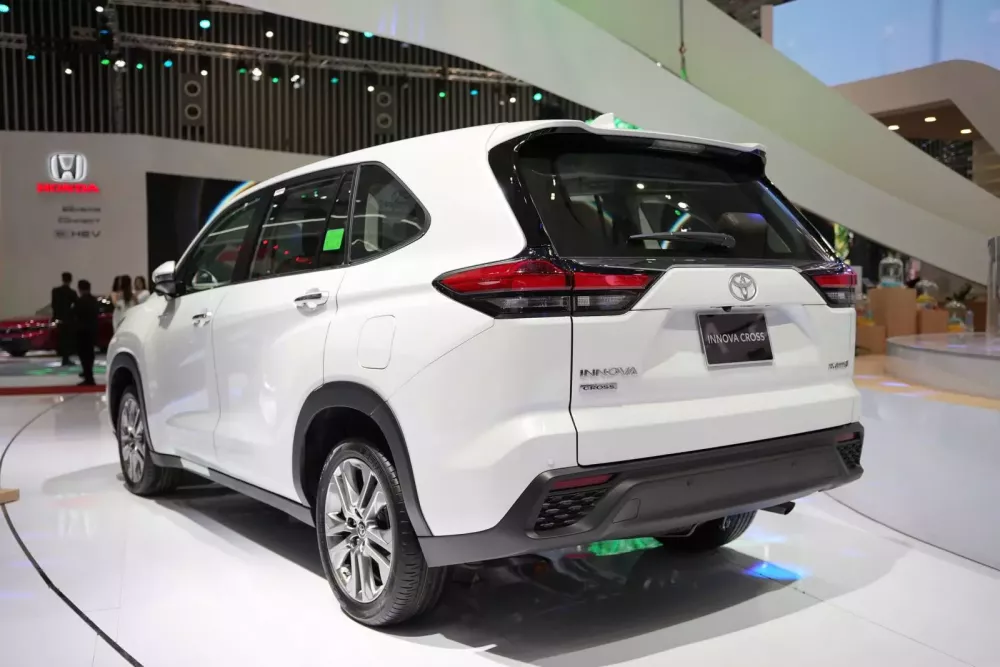 Ngoài Camry hybrid và Land Cruiser Prado, đây là tâm điểm thu hút khách hàng nhất của Toyota tại VMS 2024- Ảnh 5.