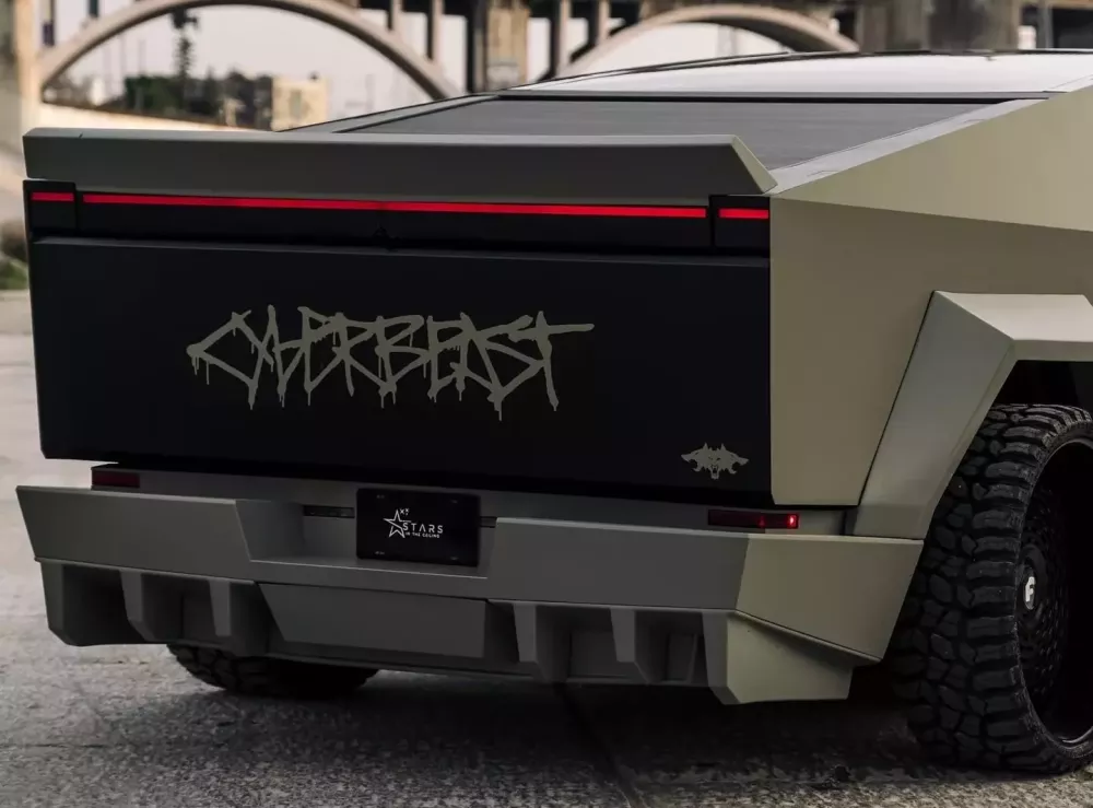 Xe bán tải điện Tesla Cybertruck mới về Việt Nam đã có bản độ thân rộng đầu tiên trên thế giới- Ảnh 8.