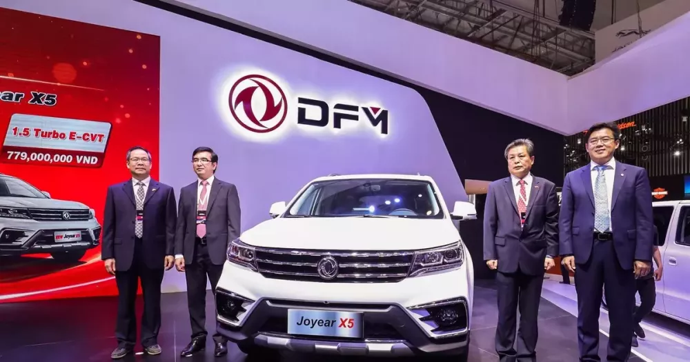 Dongfeng Joyear X5 ra mắt tại triển l&atilde;m VIMS 2017.