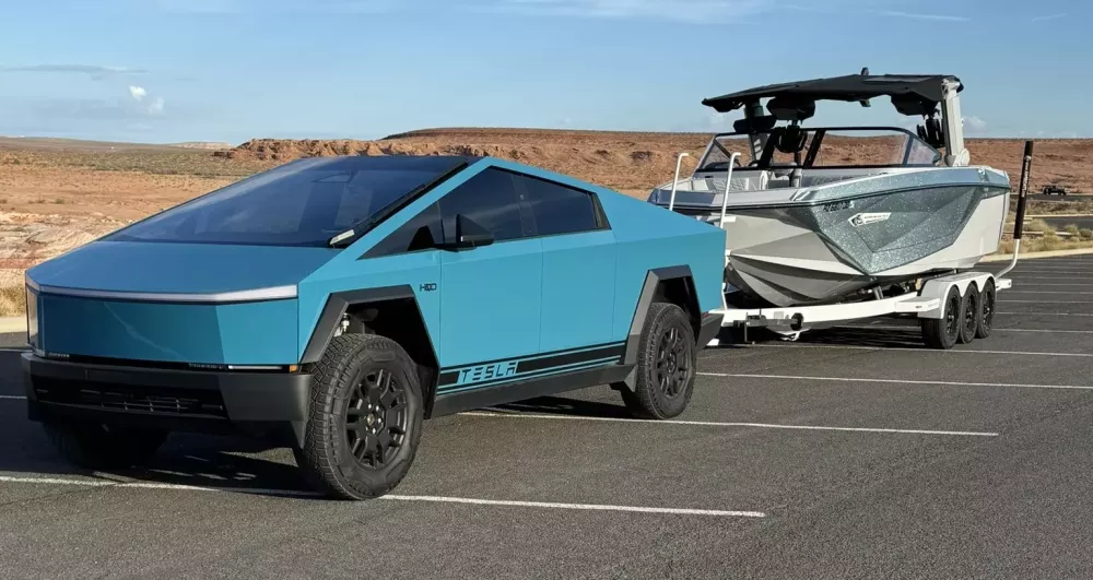 Đại lý bó tay, chủ xe Tesla Cybertruck tự mua đồ trên mạng chỉ 13 USD về khắc phục- Ảnh 2.
