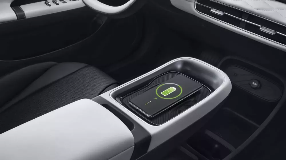 Sạc điện thoại kh&ocirc;ng d&acirc;y của Dongfeng Box 