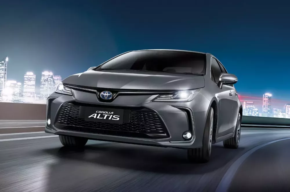 Vén màn Toyota Corolla Altis 2024 với phiên bản hybrid tiết kiệm xăng hơn nhờ pin mới