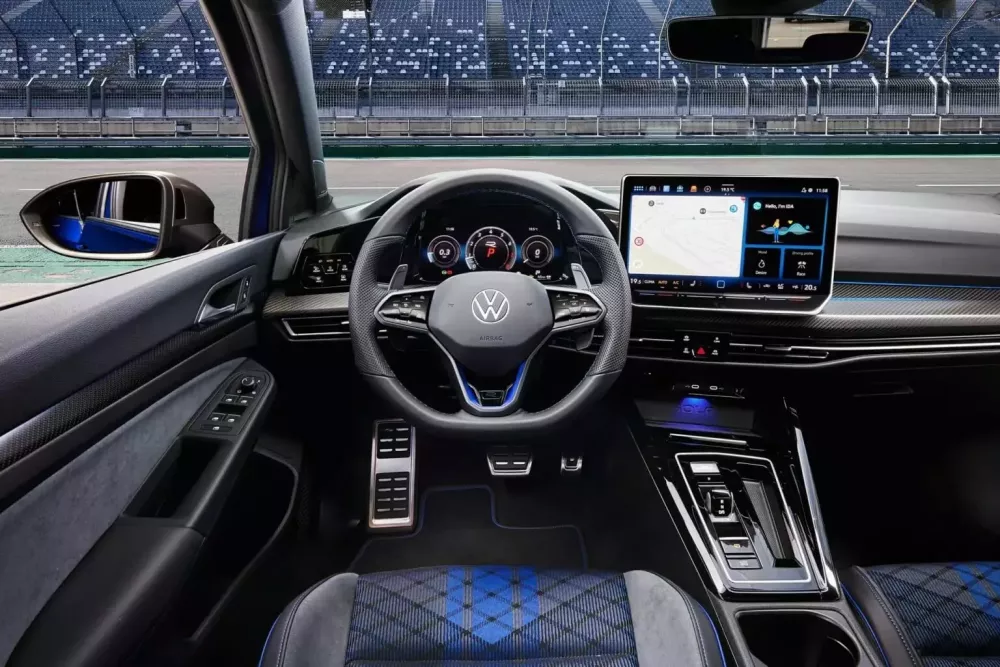 Volkswagen Golf GTI 2025 ra mắt: Thị trường Mỹ bị cắt bỏ bản 262 mã lực, bù lại có Golf R 328 mã lực- Ảnh 7.