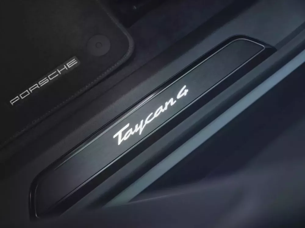 Porsche ra mắt Taycan GTS 2025 c&ocirc;ng suất 690 m&atilde; lực c&ugrave;ng với Taycan 4 gi&aacute; cả phải chăng hơn- Ảnh 6.