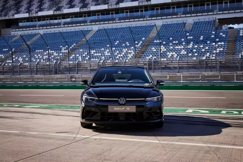 Volkswagen Golf GTI 2025 ra mắt: Thị trường Mỹ bị cắt bỏ bản 262 mã lực, bù lại có Golf R 328 mã lực- Ảnh 9.