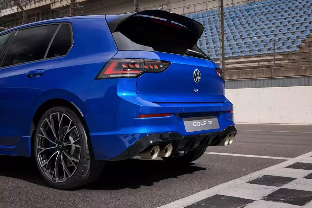 Volkswagen Golf GTI 2025 ra mắt: Thị trường Mỹ bị cắt bỏ bản 262 mã lực, bù lại có Golf R 328 mã lực- Ảnh 6.