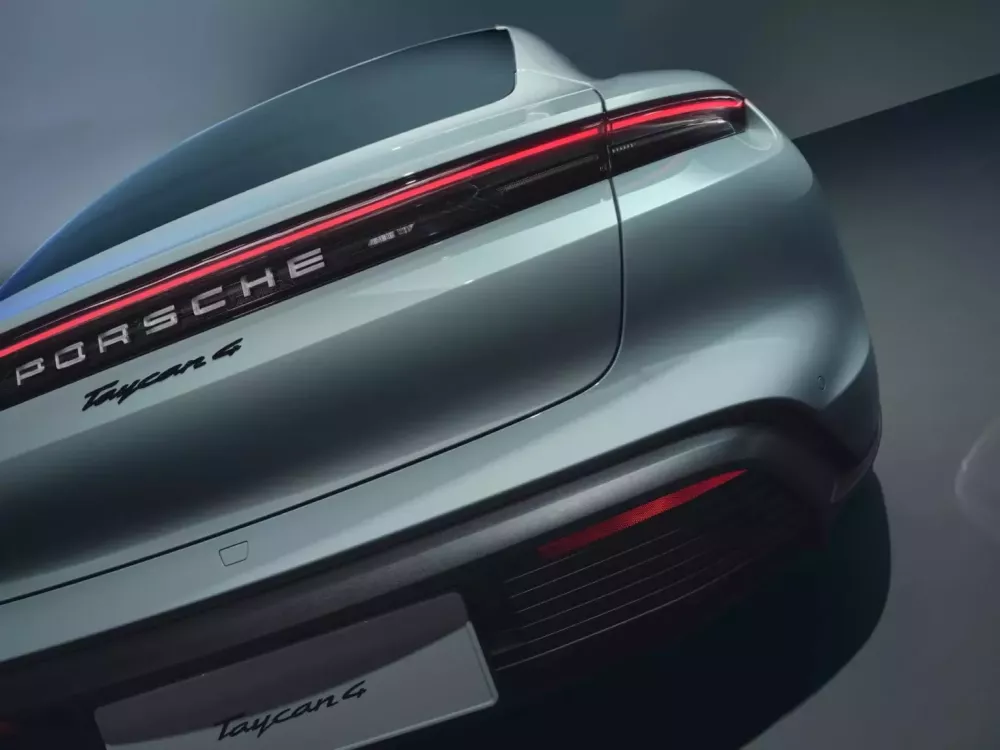 Porsche ra mắt Taycan GTS 2025 c&ocirc;ng suất 690 m&atilde; lực c&ugrave;ng với Taycan 4 gi&aacute; cả phải chăng hơn- Ảnh 7.