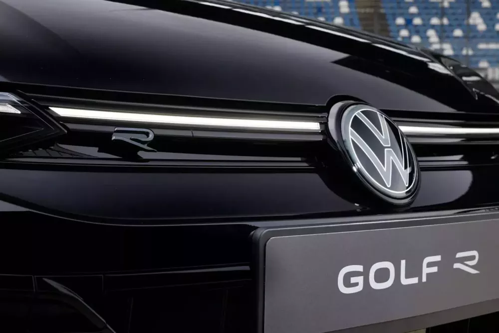 Volkswagen Golf GTI 2025 ra mắt: Thị trường Mỹ bị cắt bỏ bản 262 mã lực, bù lại có Golf R 328 mã lực- Ảnh 16.