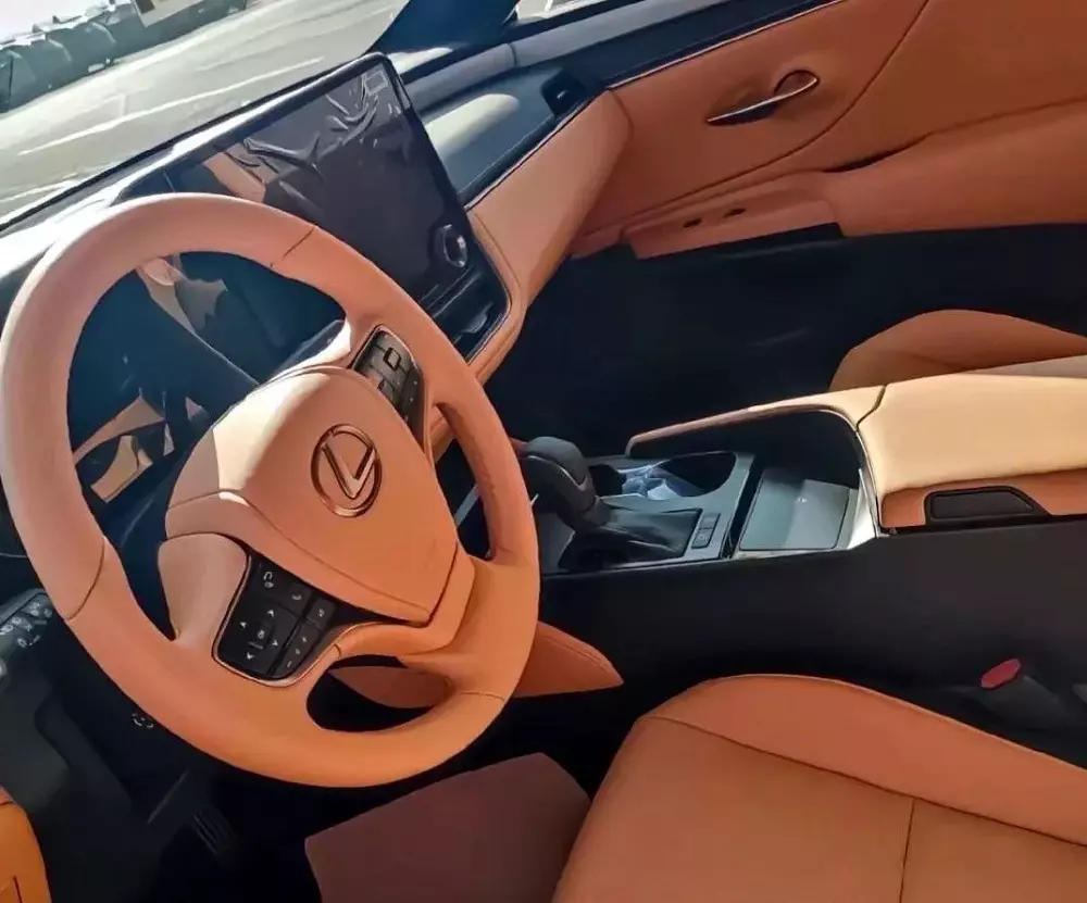 Lexus ES 2025 sở hữu cụm điều khiển trung tâm mới