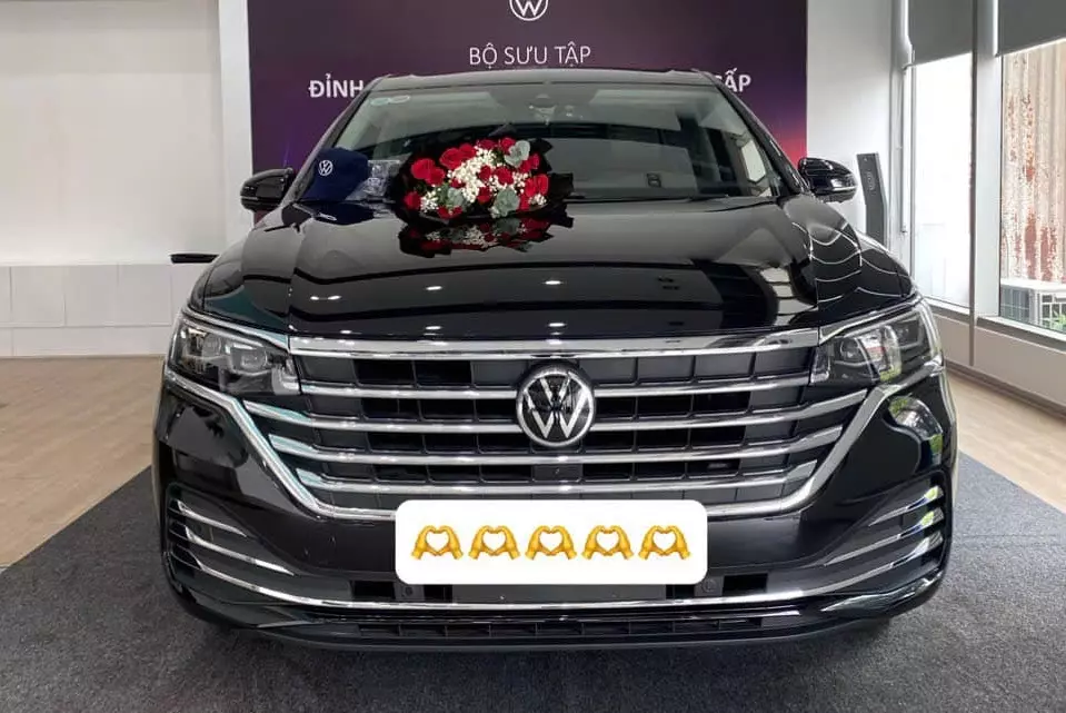 Volkswagen Viloran tại Việt Nam có giá từ 1,989 - 2,188 tỷ đồng.