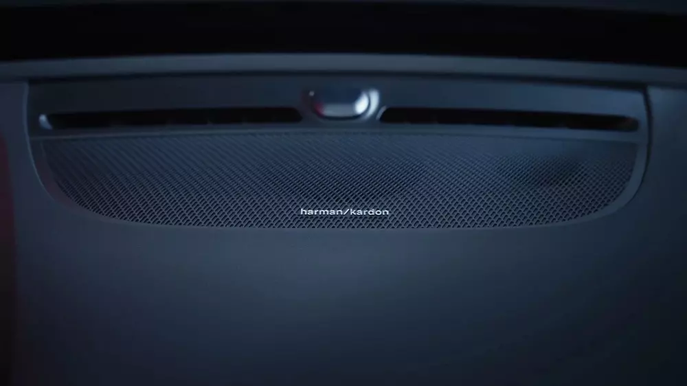 Hệ thống Harman Kardon là trang bị tùy chọn của Volvo EC40