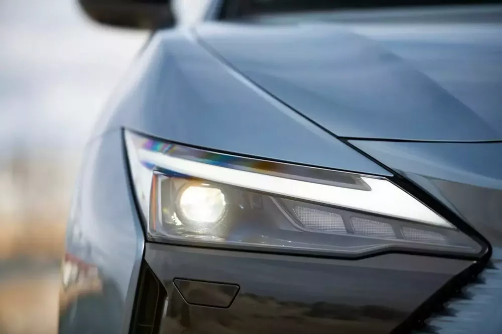 Cận cảnh Lexus RZ 2025: Câu trả lời cho việc bạn muốn xe Lexus mà rẻ hơn cả xe Toyota- Ảnh 6.