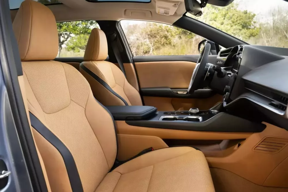 Cận cảnh Lexus RZ 2025: Câu trả lời cho việc bạn muốn xe Lexus mà rẻ hơn cả xe Toyota- Ảnh 10.