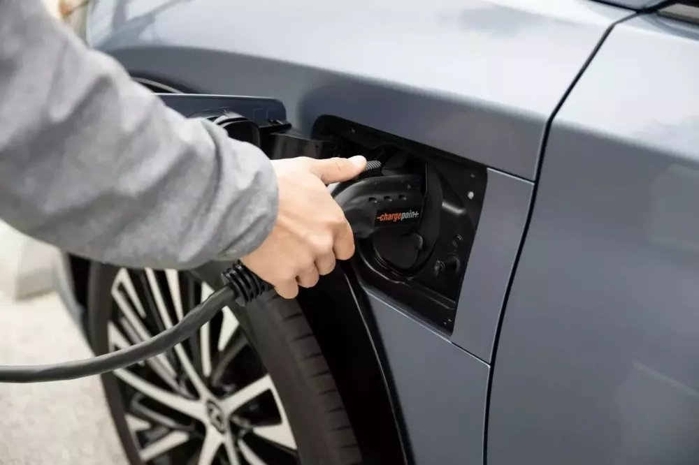 Cận cảnh Lexus RZ 2025: Câu trả lời cho việc bạn muốn xe Lexus mà rẻ hơn cả xe Toyota- Ảnh 7.