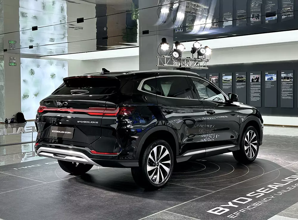 BYD Sealion 6 DM-i c&oacute; c&aacute;c t&iacute;nh năng an to&agrave;n chủ động ADAS